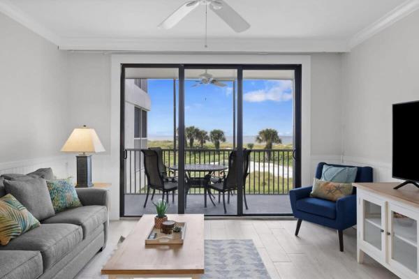 2004 Beach Villa - Captiva Two Bedroom Premier Beachfront Residence, Забронировать  Кэптива Florida Gulf Coast