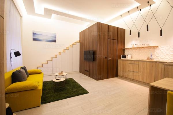 Birds Studios, Забронировать  Отели Будапешта с парковкой, рядом с Станция метро Kalvin Square, Парковка