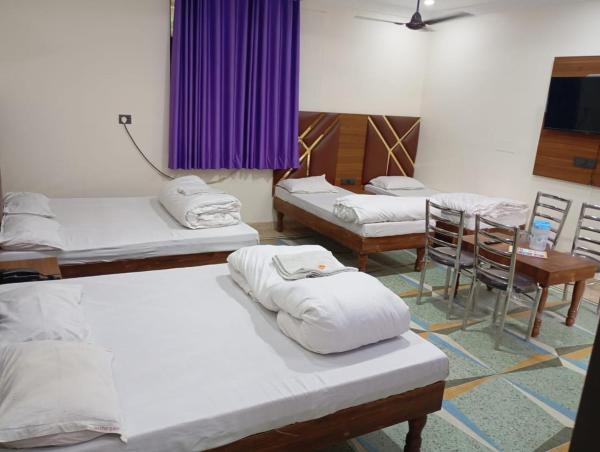 Hotel Soni Deluxe Family Stay Paharganj, Забронировать  Пахар-Ганж 