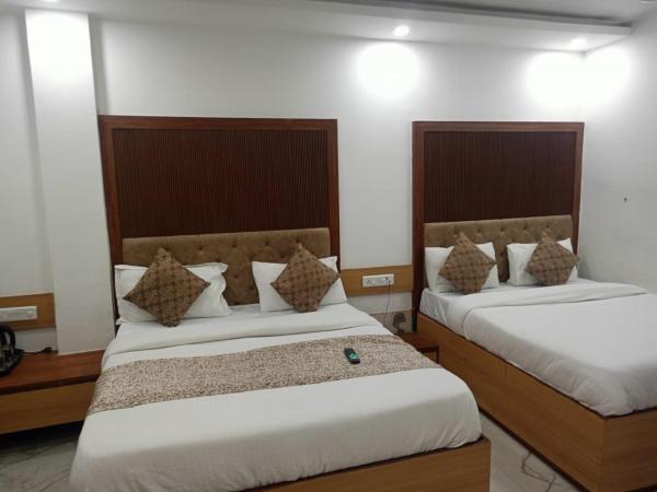 Hotel C G Newly Built 2 Mins From Connaught Place and Railway Station & 5 Mins From VFS Shivaji Stadium Metro Station, Забронировать  Пахар-Ганж 