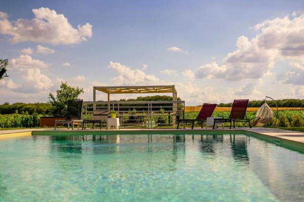 Private Villa With Pool On Cortona Vineyards, Забронировать  Отели Кортона с парковкой, Парковка