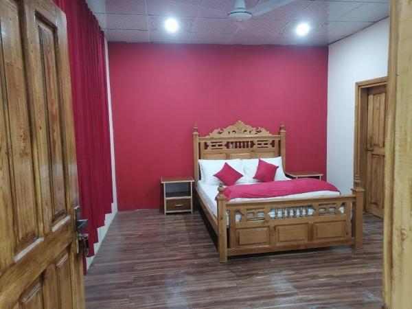 Neelum Lodges & Khan Shinwari Restaurant, Забронировать  Bang Tao Beach провинция Белуджистан