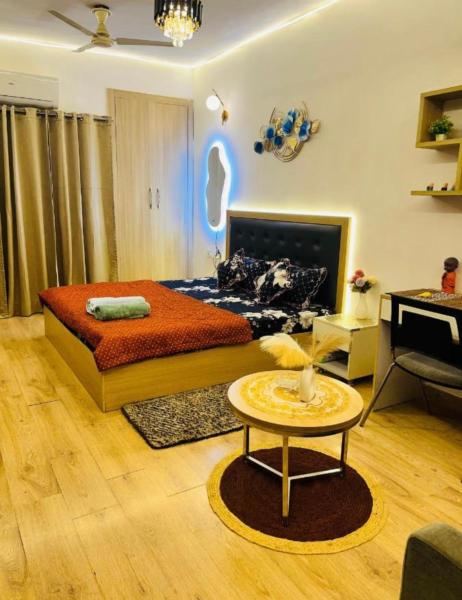 Amora Haven ll Cozy ll 1bhk apartment, Забронировать Апартаменты/квартира Нойда штат Уттар-Прадеш