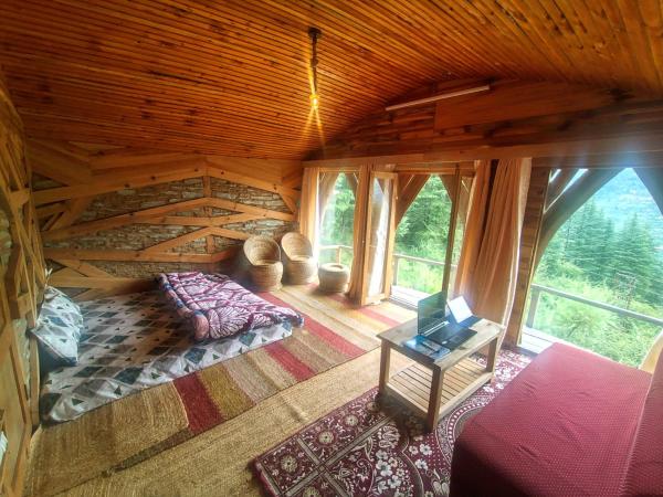 Zayru Cottage & cafe, Забронировать  Джиби штат Химачал-Прадеш