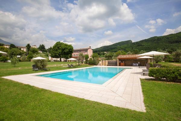 Villa Tenuta Campetti, Забронировать  Отели Garda Veneto с парковкой, Парковка