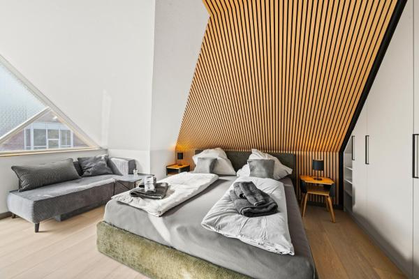 10 Rooms City Apartments, Забронировать  Отели Эмден с парковкой, Парковка