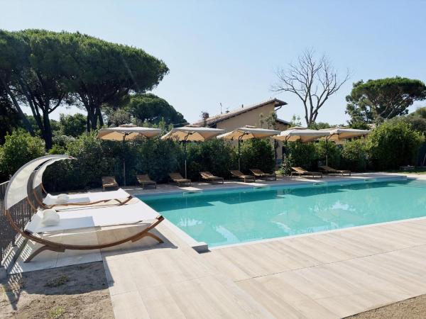 Villa With Mediterranean Garden In Castiglione, Забронировать  Отели Марина-ди-Гроссето с бассейном, Бассейн