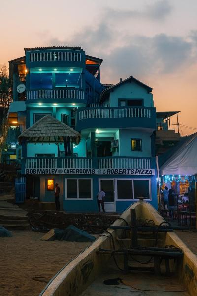Bob Marley Beach Resort, Забронировать  Отели Махабалипурам с парковкой, Парковка