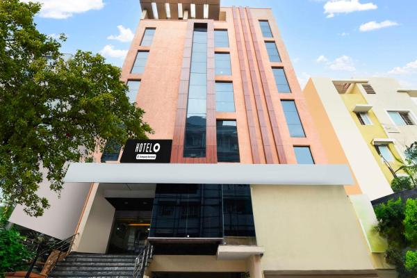 Hotel O Durgam Cheruvu Metro Station, Забронировать  Мадхапур 