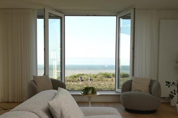 Villa Mer, Panorama - Luxury apartment with two bathrooms, two balconies and stunning sea view, Забронировать  Кадзанд 