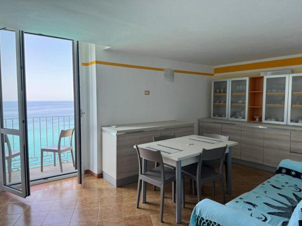 Harmonia Apartment with breathtaking view and a perfect location, Забронировать  Тропеа Калабрия, рядом с Пристань для яхт в Тропеа