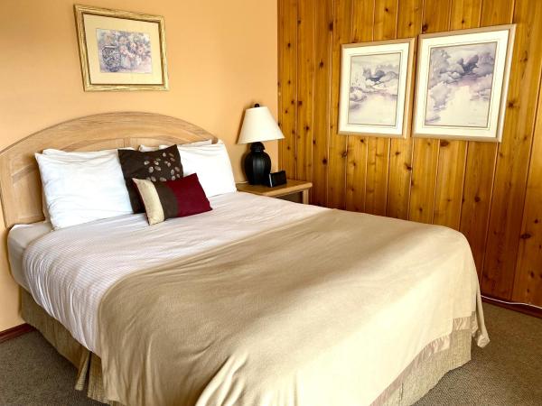 Rocky Mountain Springs Lodge, Забронировать  Рейдиум-Хот-Спрингс 
