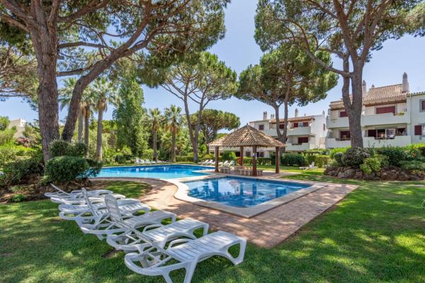 Pool Apartment Vilamoura near Old Village, Забронировать Апартаменты/квартира Отели Куартейра с парковкой, Парковка