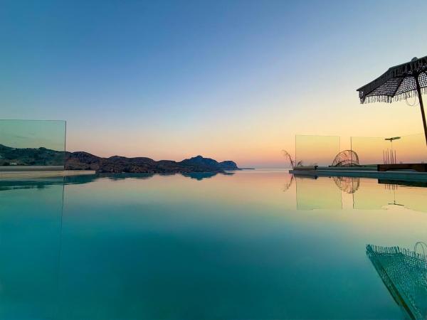 Blue Infinito Boutique Villa, Infinity Pool , Heated Jacuzzi & Panoramic Sea View, Забронировать  Vrachonisída touArchangélou Родос