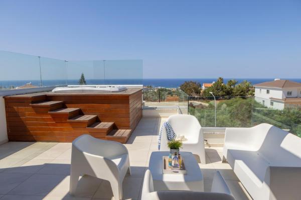 Villa Azure Napa Hills, Забронировать  Отели Айия-Напа с парковкой, Парковка
