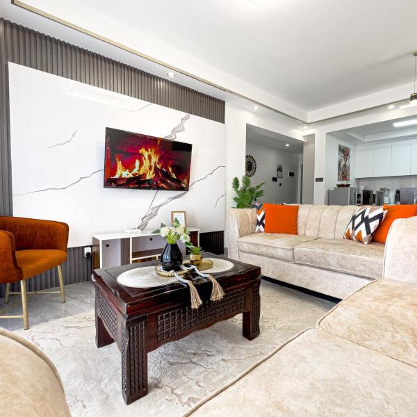 newly furnished three bedroom apartment with swimming pool fully equipped gym children playground ample parking space and unbeatable scenic city views, Забронировать Апартаменты/квартира Отели Найроби с парковкой, рядом с Adams Arcade Shopping Centre, Парковка