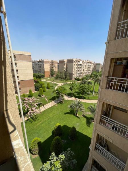شقه في مدينتي غرفتين و صاله مكيفه مفروشه فندقي - Fully Furnished & Air-Conditioned 2-Bedroom Apartment with Large Living Room in Madinaty - 98 sqm, Забронировать Апартаменты/квартира Апартаменты Madinaty, Апартаменты/квартира