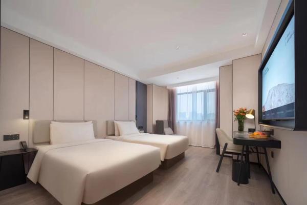 Atour Hotel Zhengzhou Zhenghong City Garden Road, Забронировать  Отели Jinshui District с парковкой, Парковка