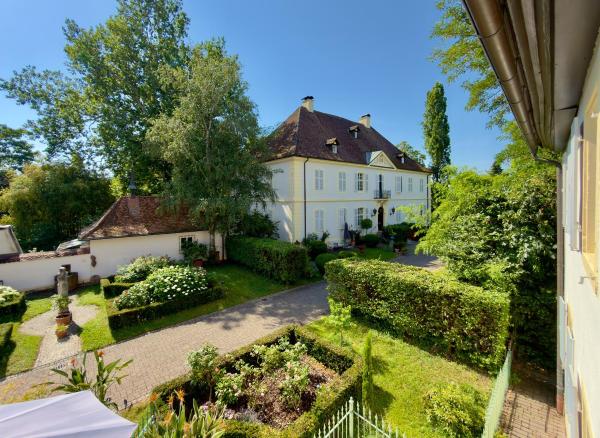 Villa Schloss Rimsingen Fine Apartments, Забронировать  Брайзах-ам-Райн Баден-Вюртемберг
