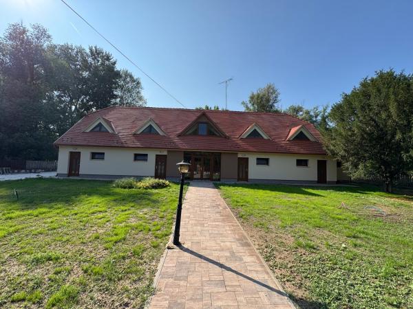 Sziget Apartmanház, Забронировать  Отели Байя с бассейном, Бассейн