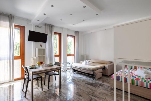 GuestHost - Padova cozy apartments near the Hospital, Забронировать  Отели Падуи с парковкой, Парковка