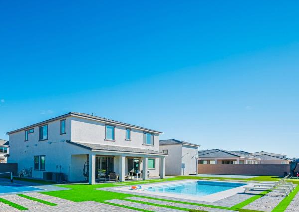 Modern Spacious 6BR Villa with Game Loft 5 Min to Strip, Stadium & Shopping, Забронировать  Лас-Вегас Невада