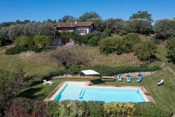 Villa Paradiso - Piscina, Parcheggio e Privacy, Забронировать  Pian D'artino Тоскана