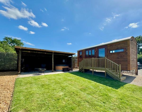 Copper Beech Executive Shepherds Hut, 预订  Heather 英国