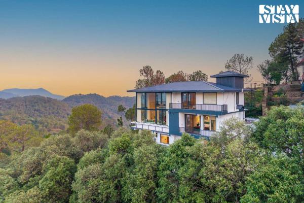 StayVista at Petal Perch Valley View Luxe Villa, Kasauli, Забронировать  Касаули 