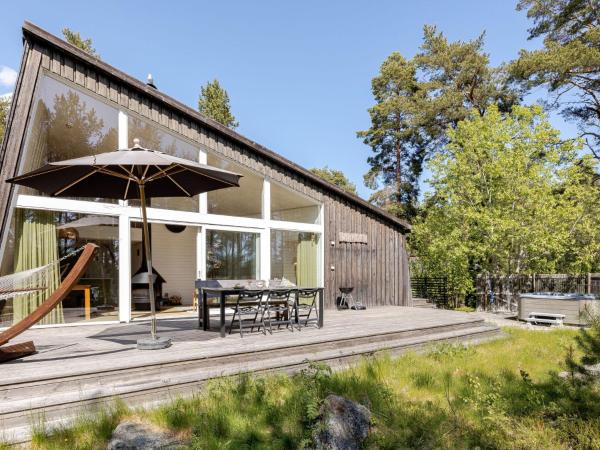 Holiday Home Lagunen Villa 2 by Interhome, Забронировать  Худиксвалль Евлеборг
