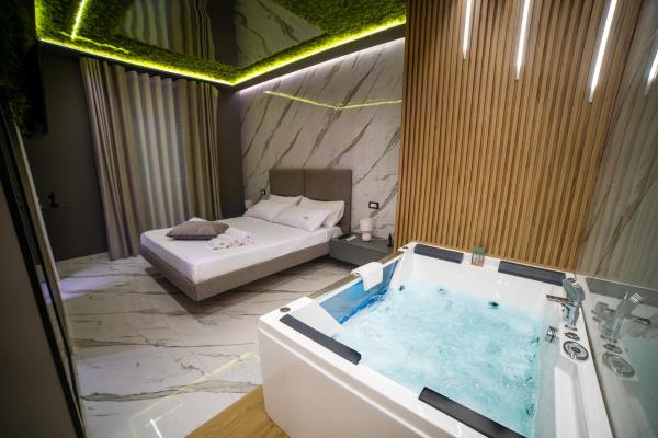 Tree Luxury, Забронировать  Баронисси Кампания