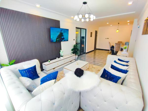 executive beautifully furnished apartment with all modern finishings,swimming pool,fully equipped gym and other luxurious facilities and close proximity to major shopping malls in kilimani, Забронировать Апартаменты/квартира Найроби Руанда, рядом с Adams Arcade Shopping Centre