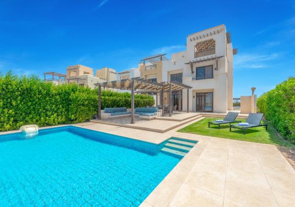 Prime 4BR Villa in Ancient Sands, El Gouna Private Swimming Pool & Lagoon Access, Забронировать  Отели Хургада с бассейном, Бассейн