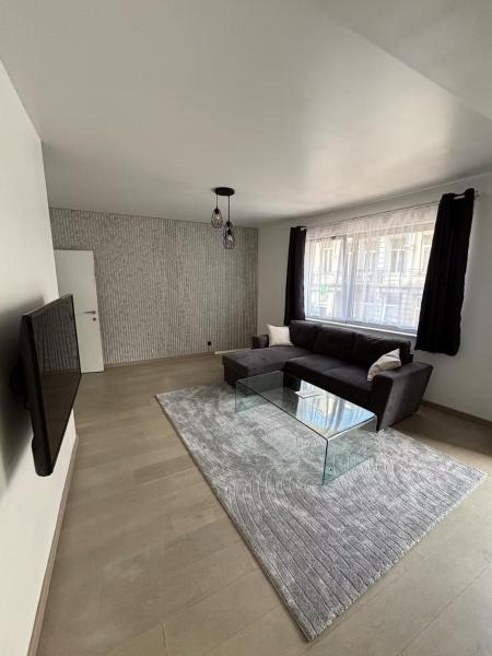 Stylish, modern & spacious apartment in Brussels, Забронировать  Брюссель Брюссельский столичный регион, рядом с Train World