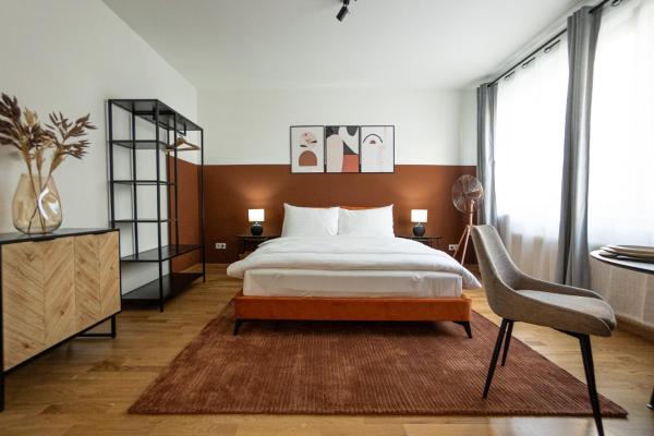 Spacious studio in prime location with queen bed, Забронировать  Вена Австрия, рядом с Северный вокзал Вены