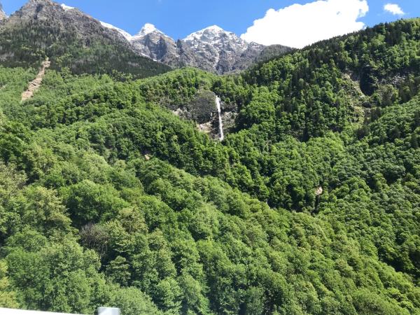 Melide Apartment Yellow, Забронировать  Мелиде Лугано