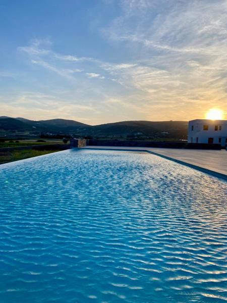 Ioli Villa in Paros with private Infinity pool, Забронировать  Истерни Парос