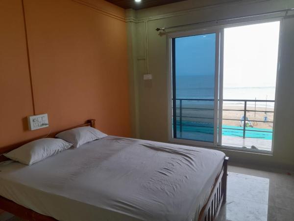 Aisiri comforts beach stay and cafe, Забронировать  Гокарна штат Карнатака