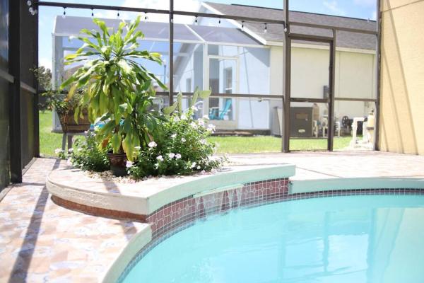 NEW Disney World Villa 4BR, Private Pool Fam Retreat, Забронировать  Отели Давенпорт с парковкой, Парковка