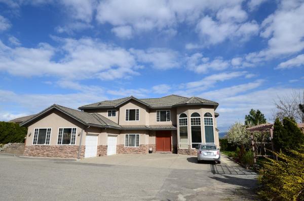 Green Leaf Home Stay, Забронировать  Уэст-Келоуна Okanagan Valley