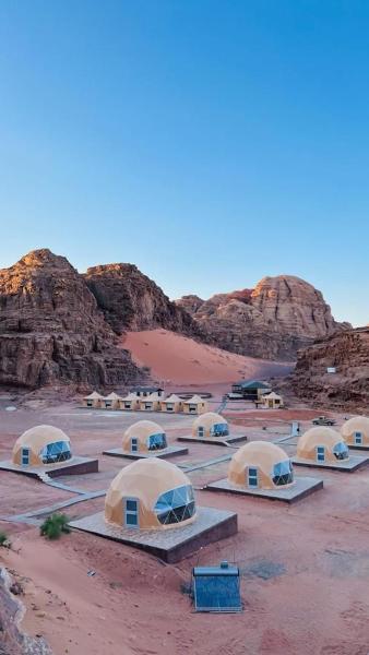 Golden sunset luxury camp, Забронировать  Отели мухафаза Акабы с парковкой, Парковка