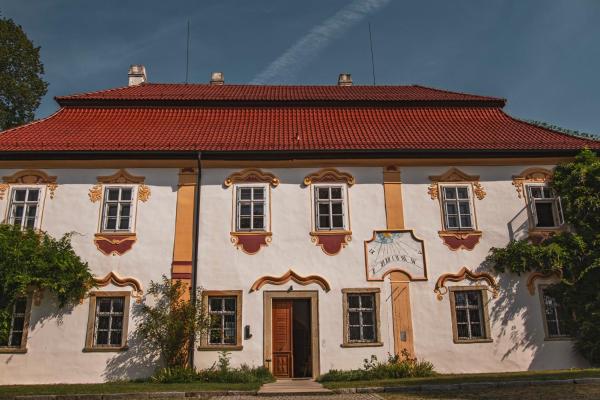 Zámeček Ostrov, Забронировать  Ostrov Центральной Богемии