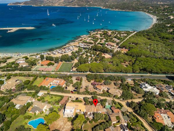 Villa Cristina bella villa vista mare e porto turistico Loc Notteri Villasimiuss, Забронировать Вилла Отели Вилласимиус с парковкой, Парковка