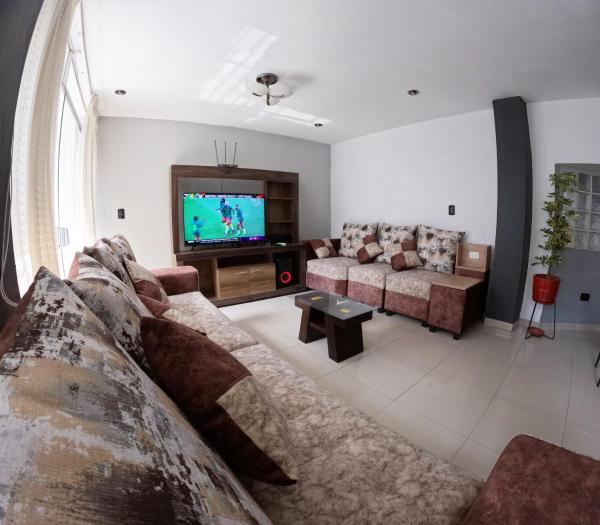 Departamento amplio y bonito en Arequipa, Забронировать  Отели Провинции Арекипа с парковкой, Парковка