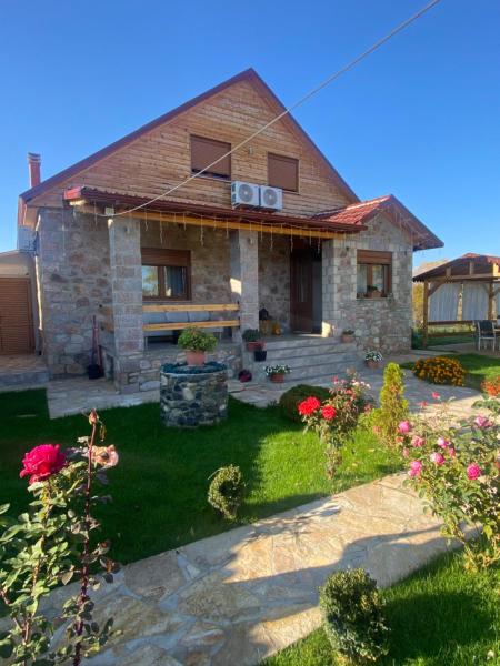 Villa Kadiu, Забронировать  Корча Korçë County