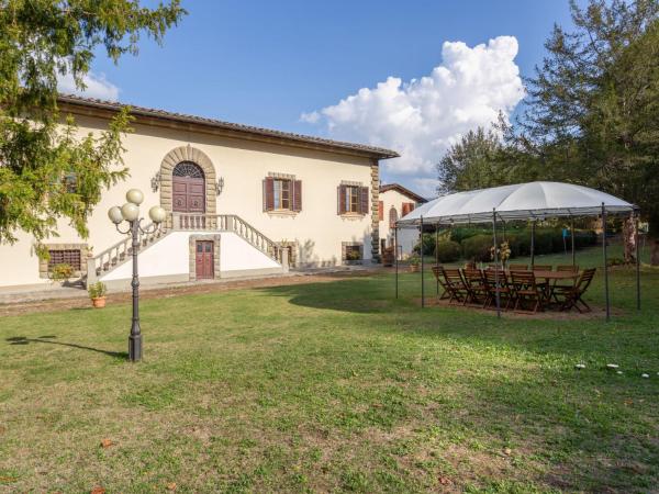 Villa Villa Isabella by Interhome, Забронировать  Отели Мугелло с бассейном, Бассейн