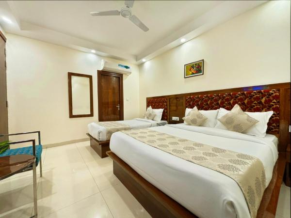 Hotel Emblem Suites Delhi Airport