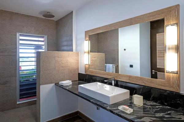 Villa with pool in Ramena, sea view