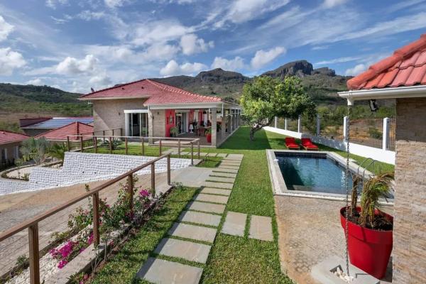 Villa with pool in Ramena, sea view