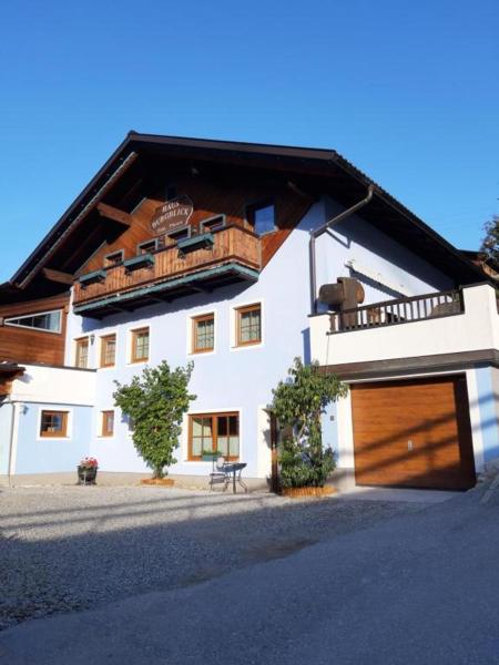 Appartement Haus Burgblick, Забронировать  Отели Salzburger Sportwelt с парковкой, Парковка
